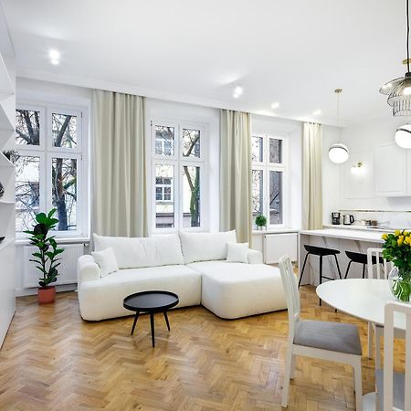 Tyzenhauz Apartments Krowoderska Street كراكوفيا المظهر الخارجي الصورة