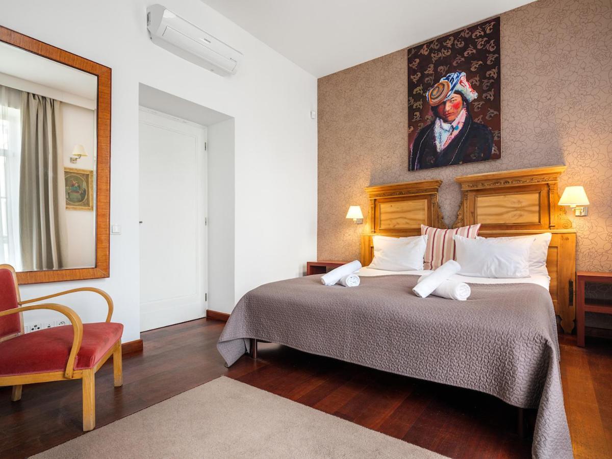 Tyzenhauz Apartments Krowoderska Street كراكوفيا المظهر الخارجي الصورة