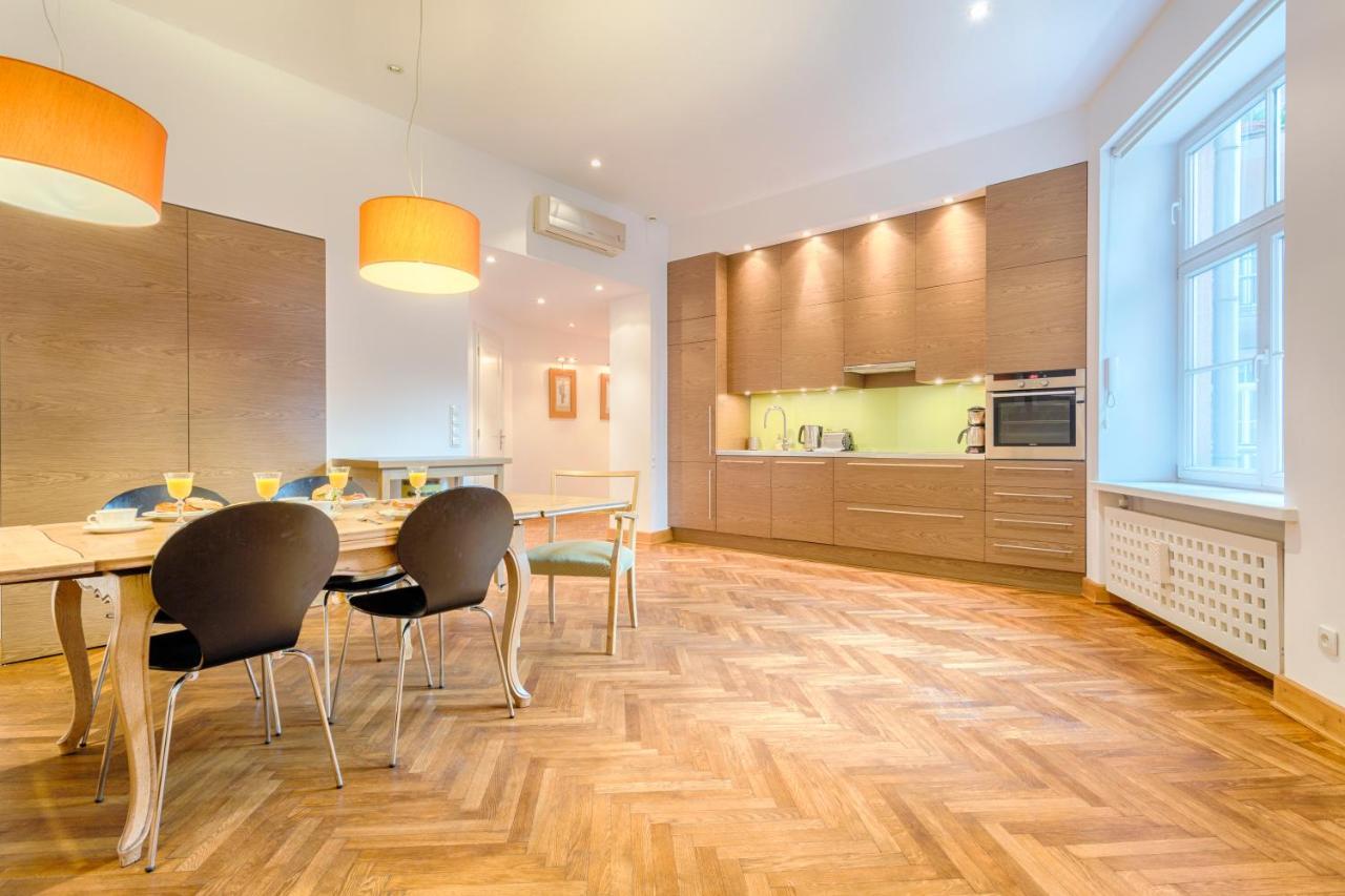 Tyzenhauz Apartments Krowoderska Street كراكوفيا المظهر الخارجي الصورة