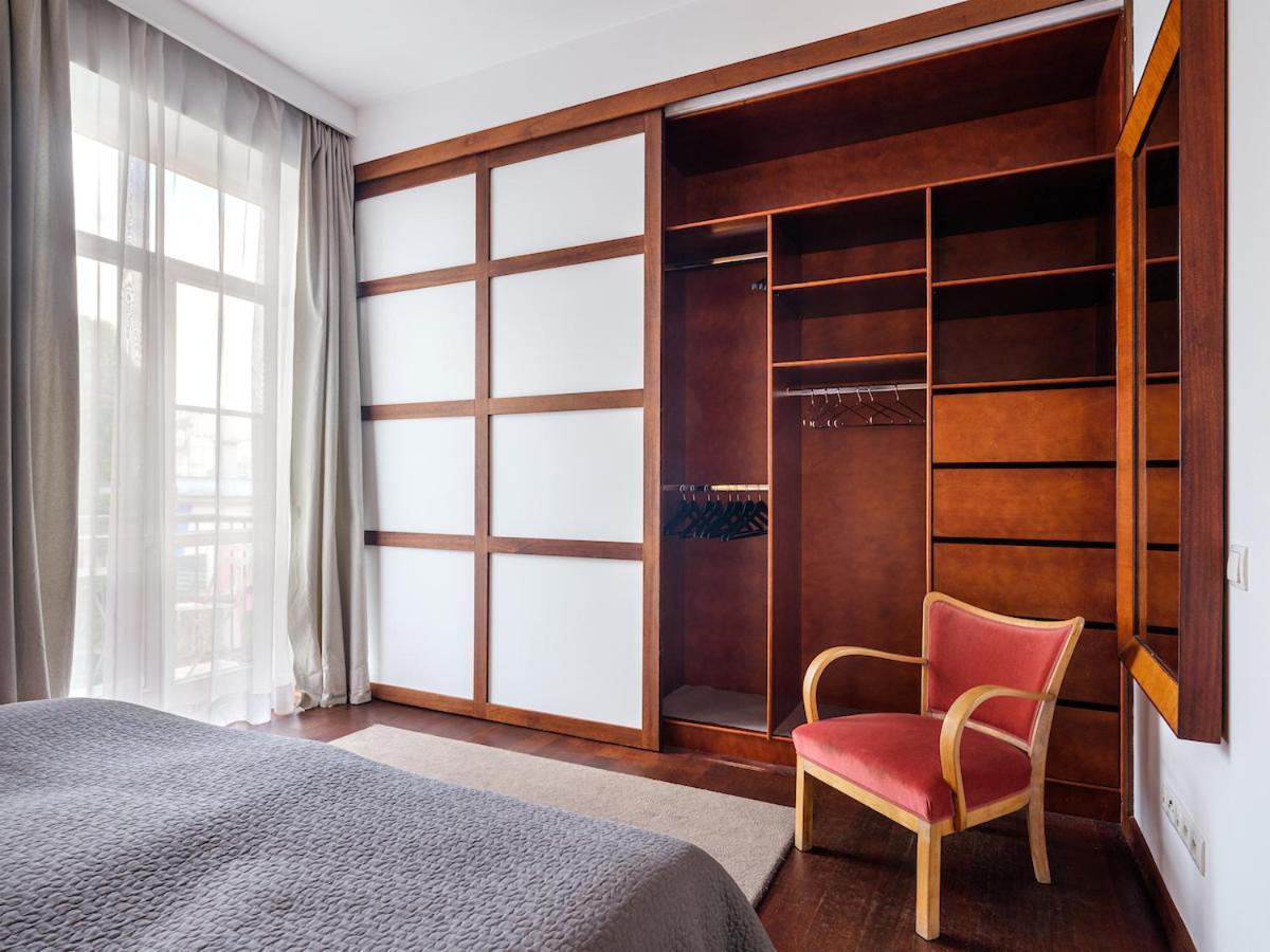 Tyzenhauz Apartments Krowoderska Street كراكوفيا المظهر الخارجي الصورة