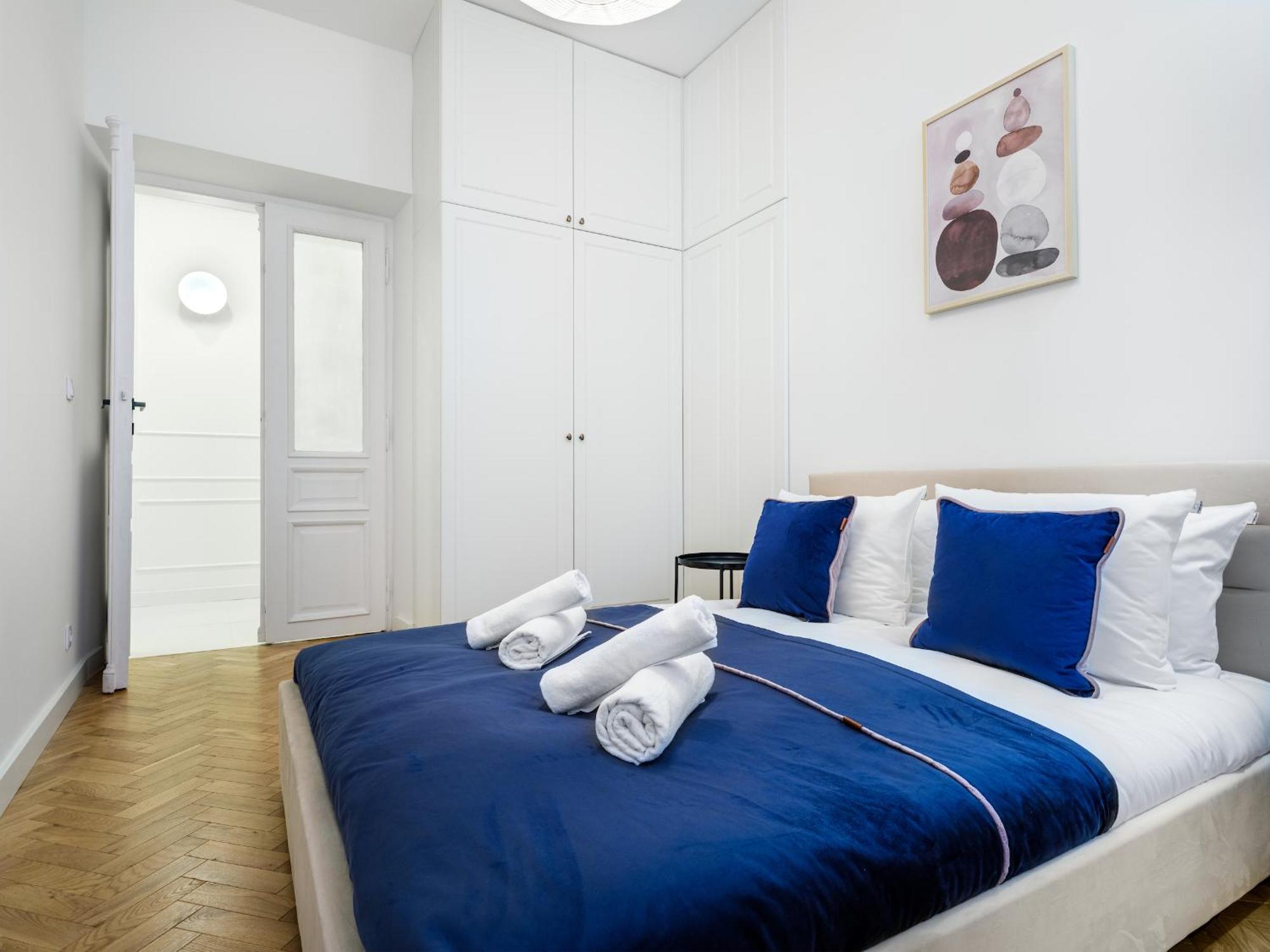 Tyzenhauz Apartments Krowoderska Street كراكوفيا المظهر الخارجي الصورة