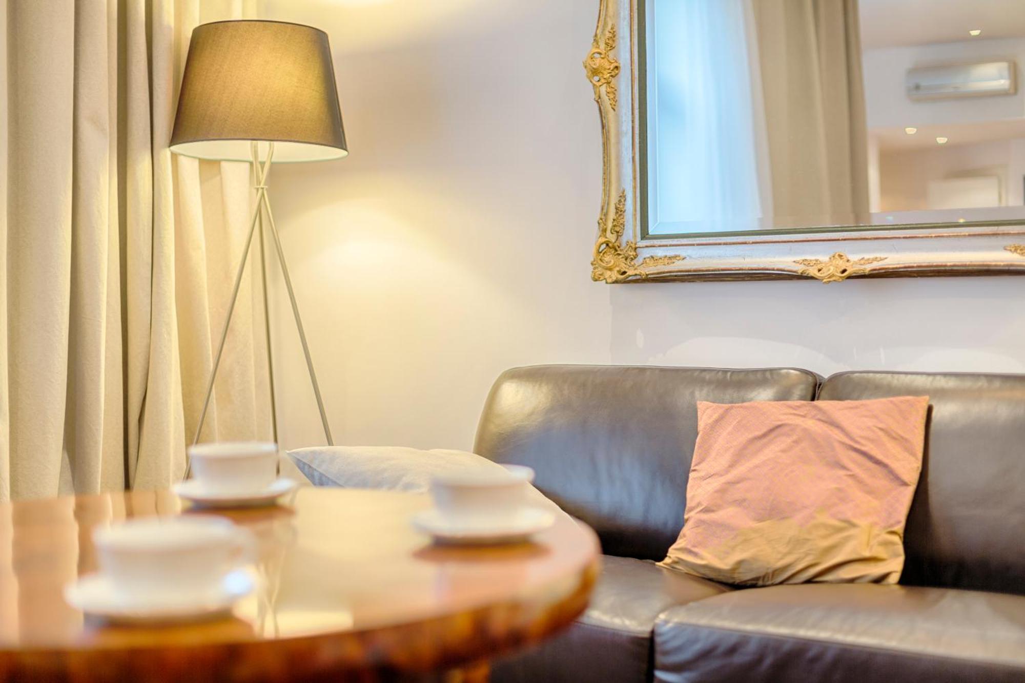 Tyzenhauz Apartments Krowoderska Street كراكوفيا المظهر الخارجي الصورة