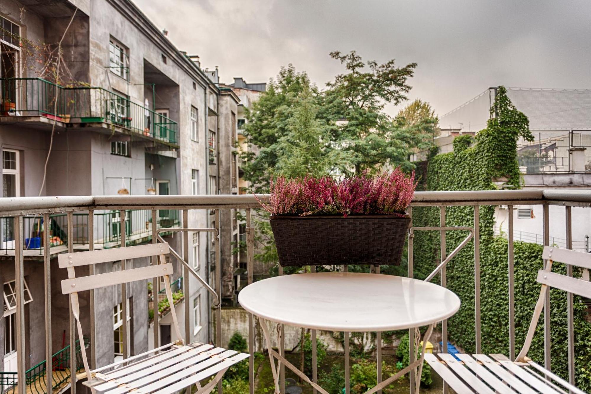 Tyzenhauz Apartments Krowoderska Street كراكوفيا المظهر الخارجي الصورة