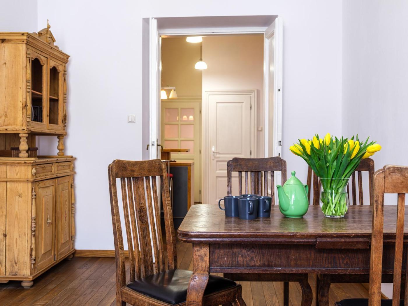 Tyzenhauz Apartments Krowoderska Street كراكوفيا المظهر الخارجي الصورة