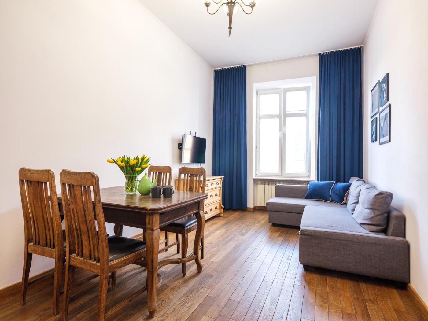 Tyzenhauz Apartments Krowoderska Street كراكوفيا المظهر الخارجي الصورة