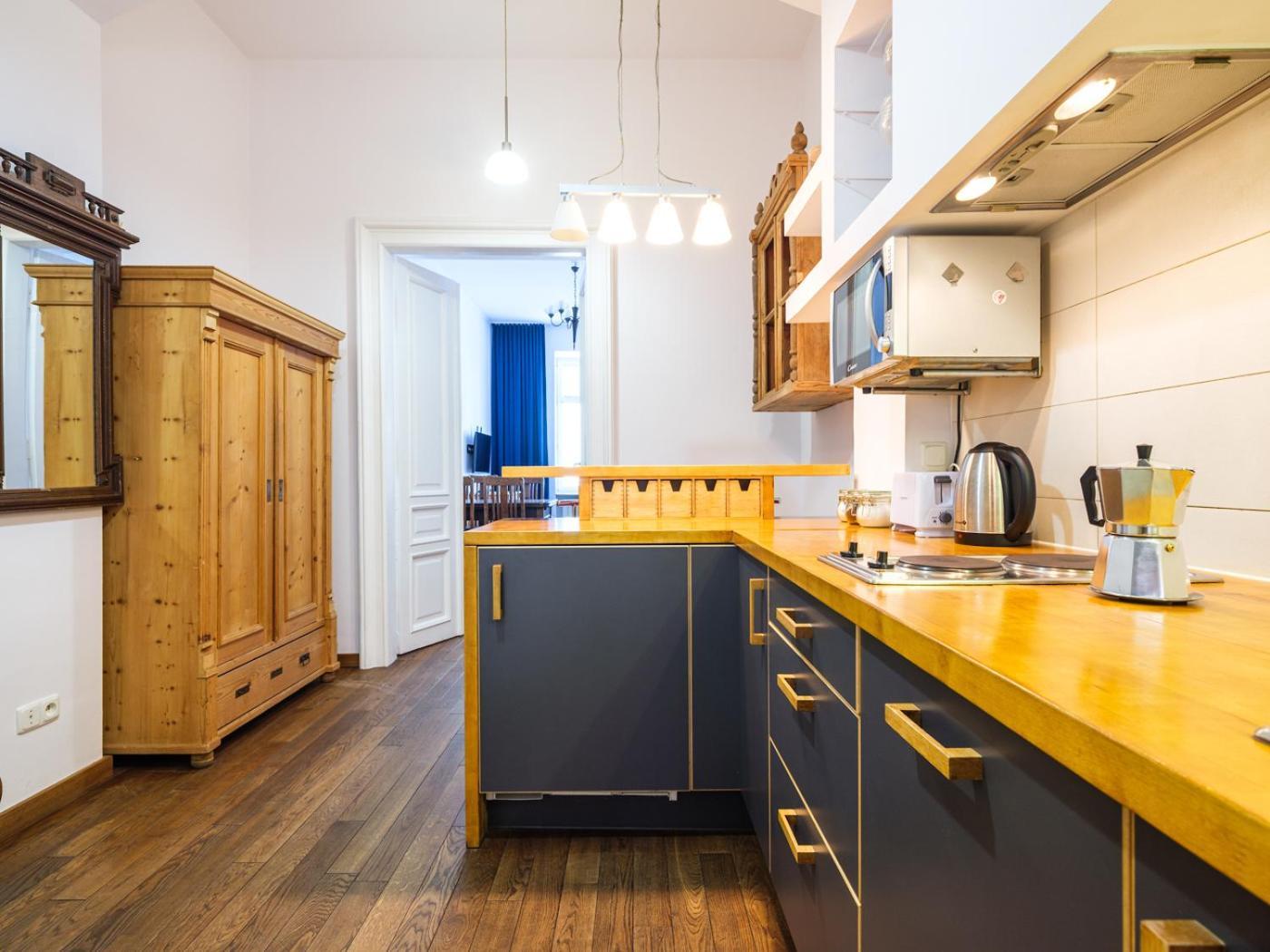 Tyzenhauz Apartments Krowoderska Street كراكوفيا المظهر الخارجي الصورة