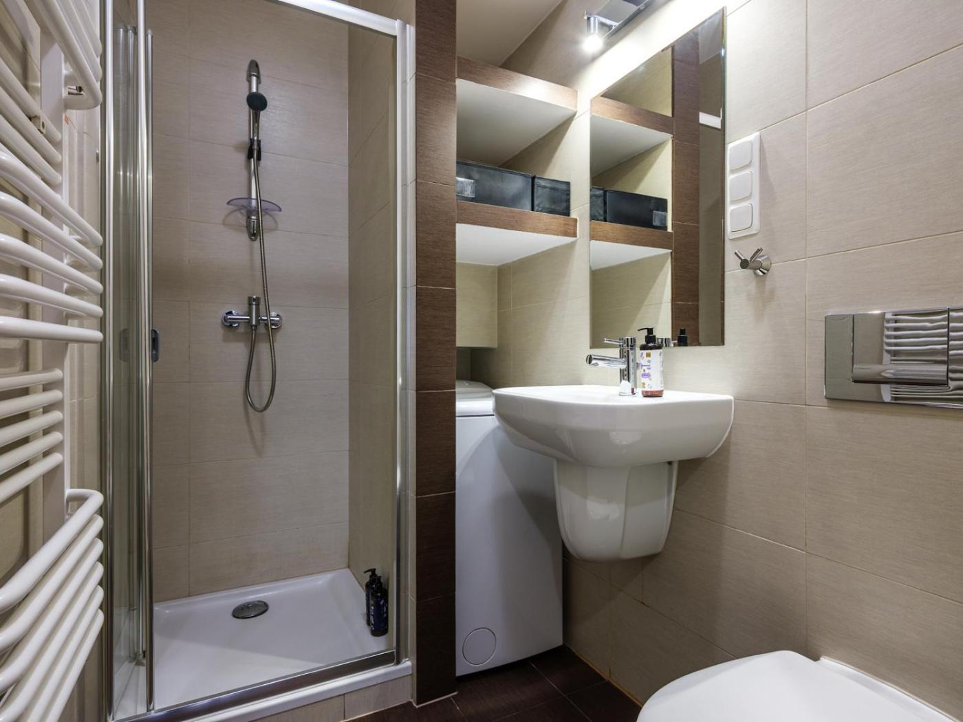 Tyzenhauz Apartments Krowoderska Street كراكوفيا المظهر الخارجي الصورة